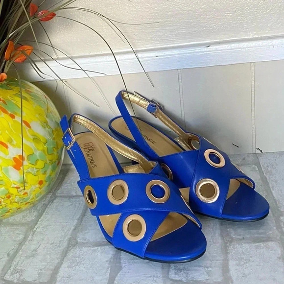 EY | Great Grommets Stylish Strappy Sandal with on-trend metallic grommet trim - Picture 4 of 8